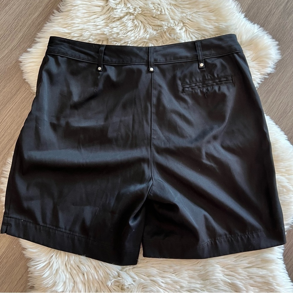 Lady Hagen Golf Shorts - Picture 2 of 5